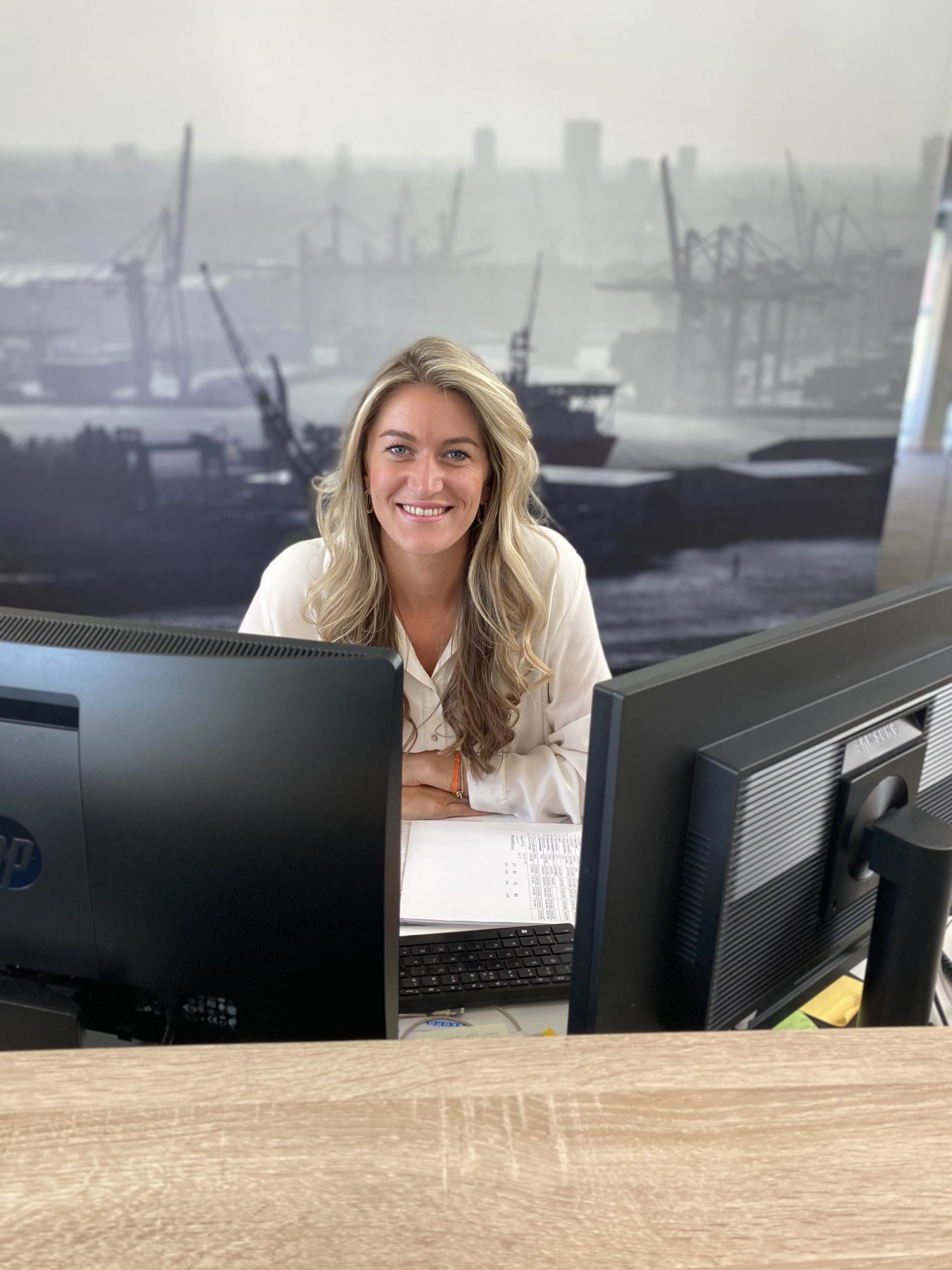 Office Manager Esmee Brabantse aanpakker met pit en affiniteit met ballen ;); maak kennis met ons Esmee!